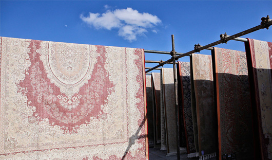 خشک کردن فرش ماشینی در قالیشویی تبریز