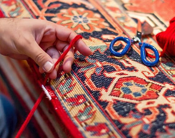 خدمات تخصصی و حرفه ای رفوی فرش در قالیشویی تبریز